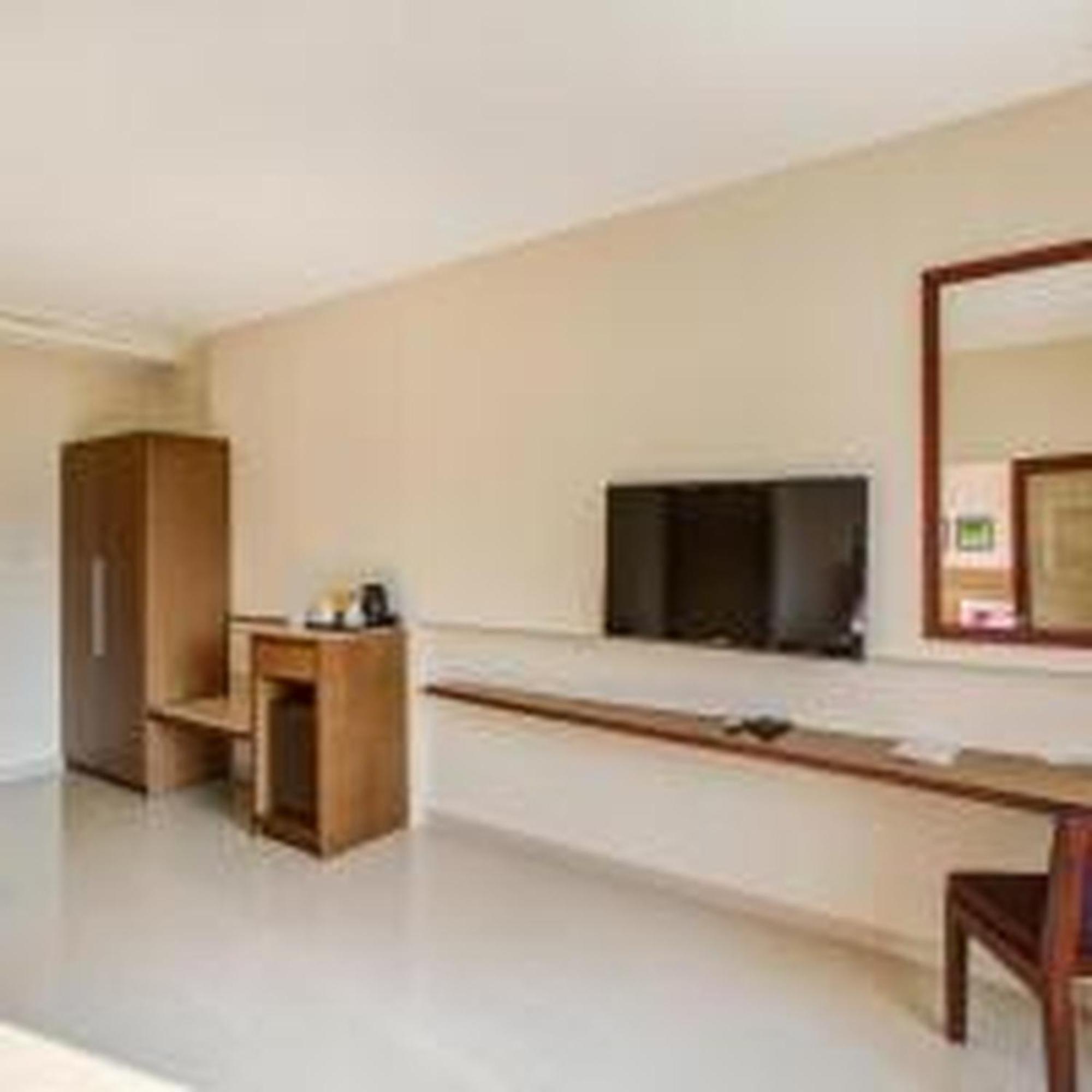 Jk Residency Kelakam Otel Dış mekan fotoğraf